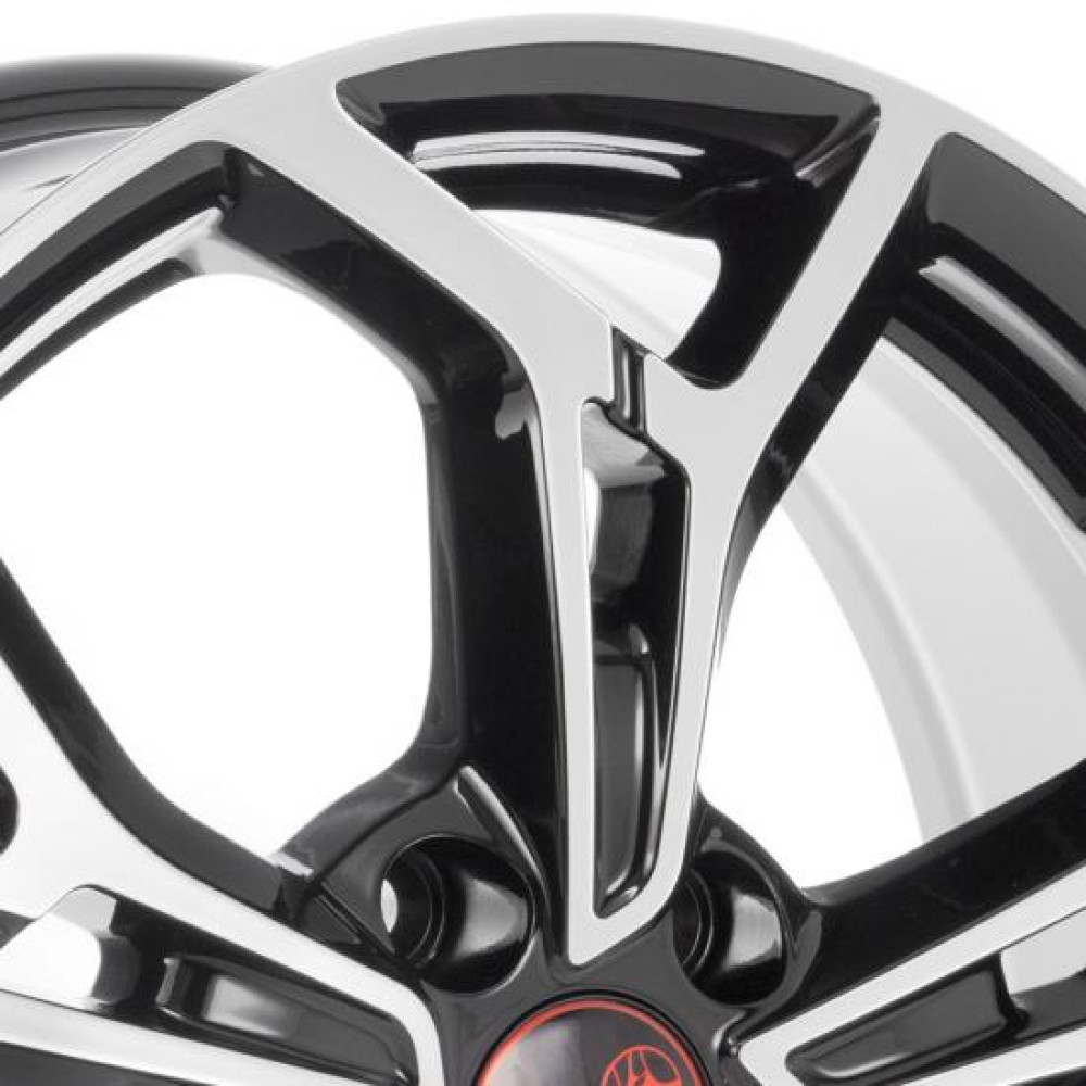 Легковой диск Remain R203 7x17 5x114,3 ET45 60,1 Алмаз черный