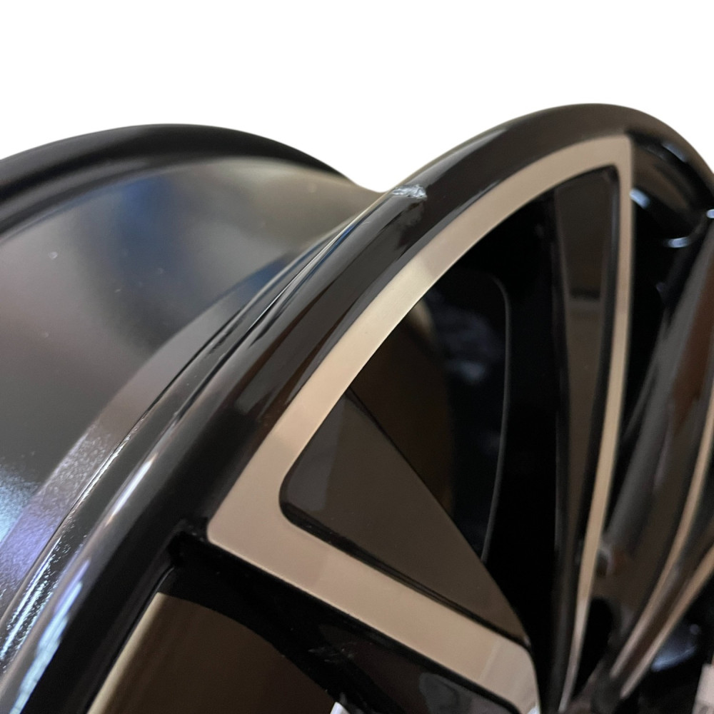 Легковой диск КиК КС867 7x17 5x114,3 ET40 66,1 Алмаз черный (уценка: замятие обода 2 шт.)