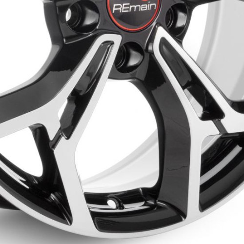 Легковой диск Remain R203 7x17 5x114,3 ET45 60,1 Алмаз черный