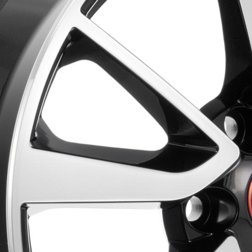 Легковой диск Remain R162 7x17 5x114,3 ET39 60,1 Алмаз черный