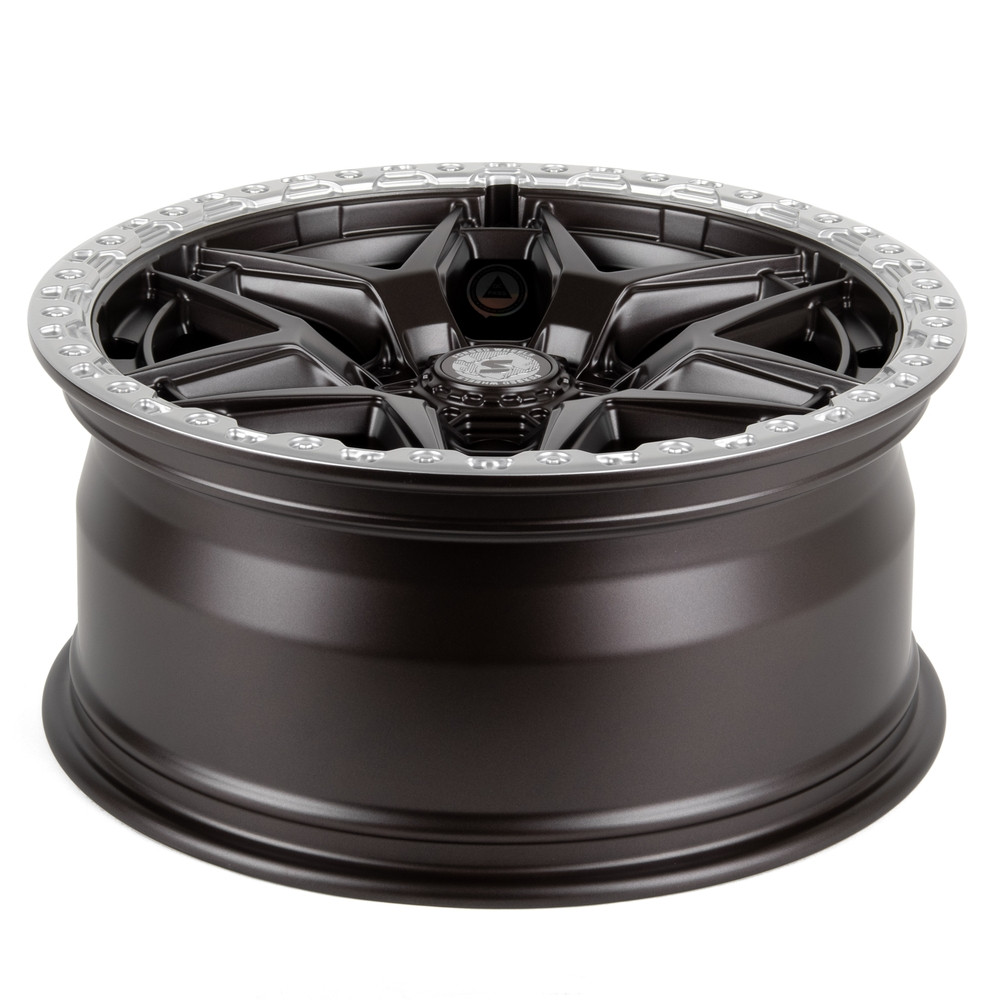 Легковой диск Skill Wheels SV631-SK333 9x20 6x139,7 ET28 106,1 Бронза матовая + полированный обод